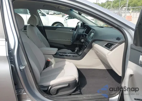 2017 Hyundai Sonata Se z USA, uszkodzony, nr VIN 5NPE24AF4HH499720